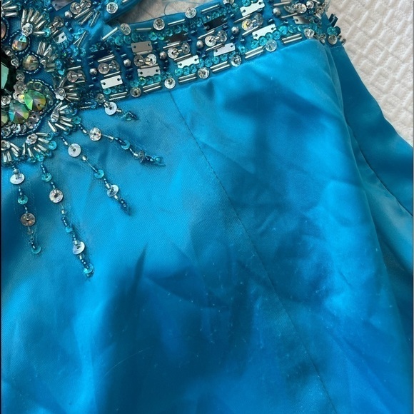 Jaaz Couture Prom Gown - Picture 14 of 16